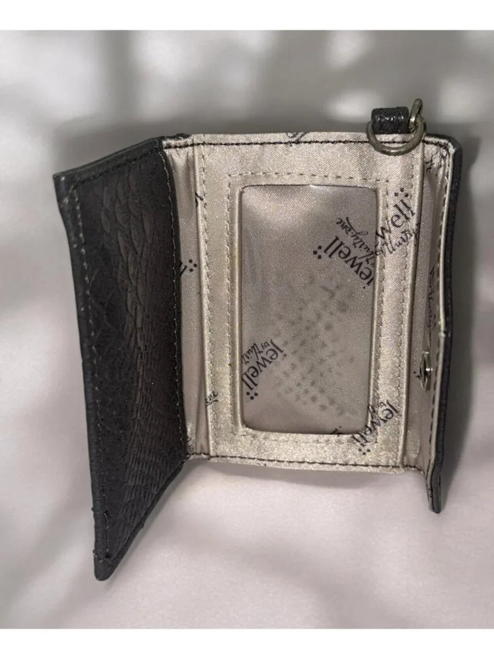 Jewel By Thirty-One compact stylish